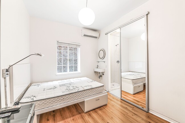 Interior Photo - 335 Pacific Avenue