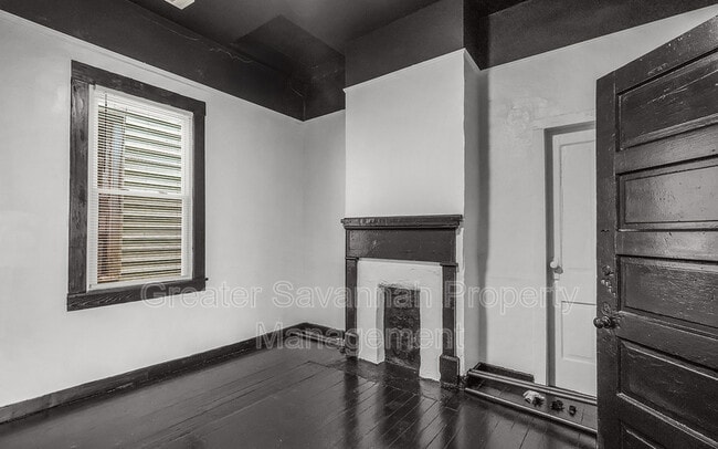 Building Photo - 2221 Harden St