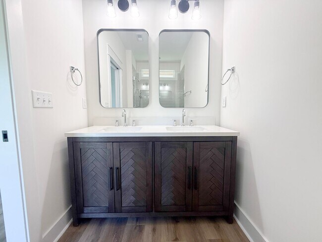 Building Photo - Tristan Style 3-Bedroom w/ Flex Room + Summer Special