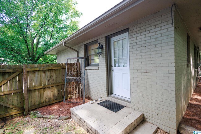 Building Photo - 4648 Clairmont Ave