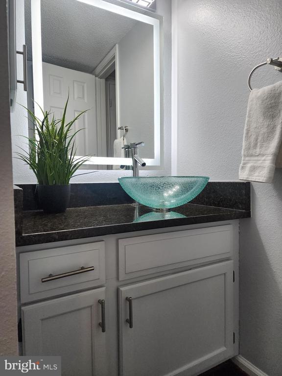 Building Photo - 1504 Lincoln Way