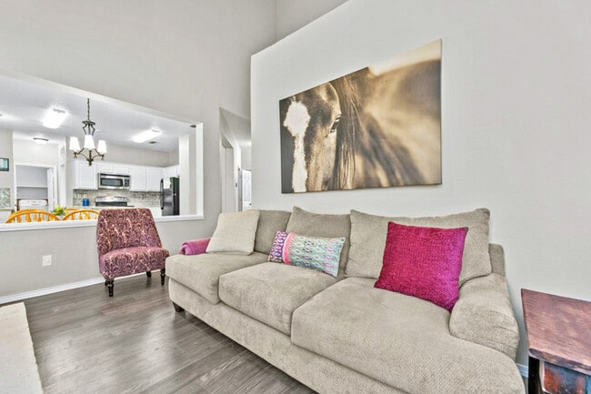 Building Photo - 2715 Woodlark Dr