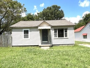 Building Photo - 318 E Church Ave