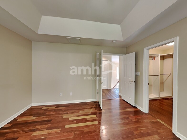 Building Photo - 8934 Tartan Ridge Dr