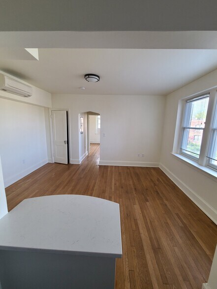 Building Photo - 5040-5040 New Hampshire Ave NW
