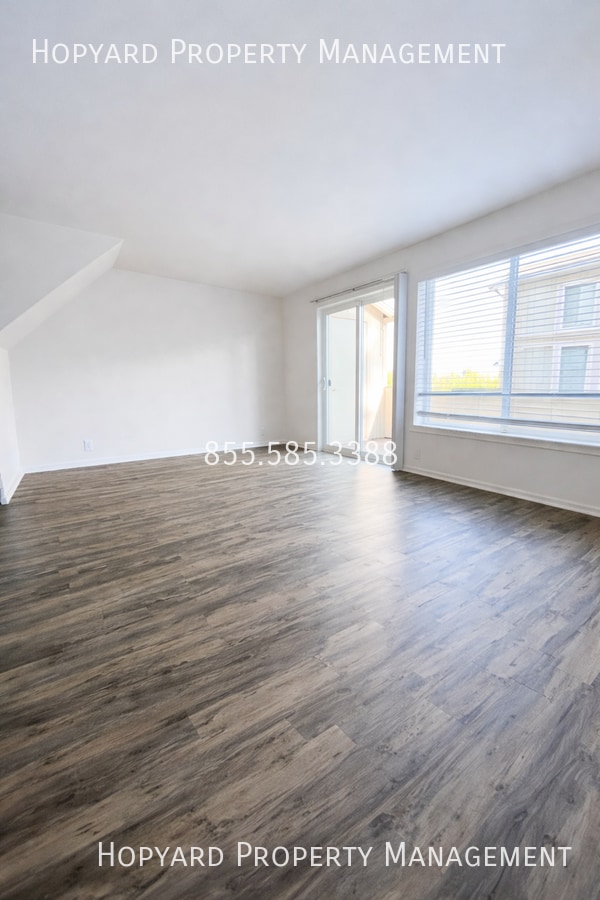 Building Photo - 27771 Vasona Ct