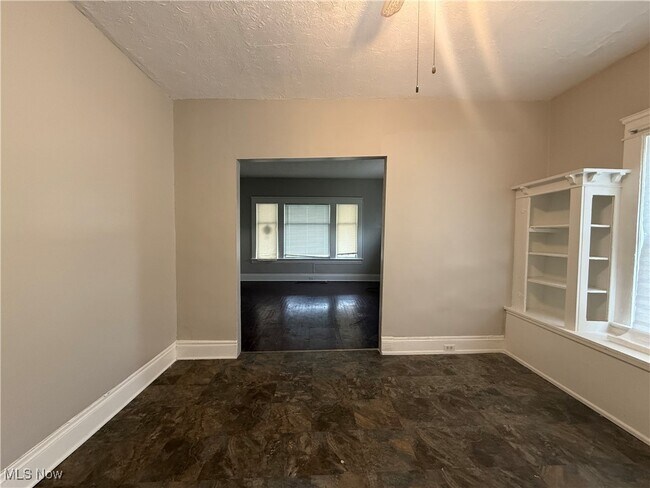 Building Photo - 1278 E 115th St