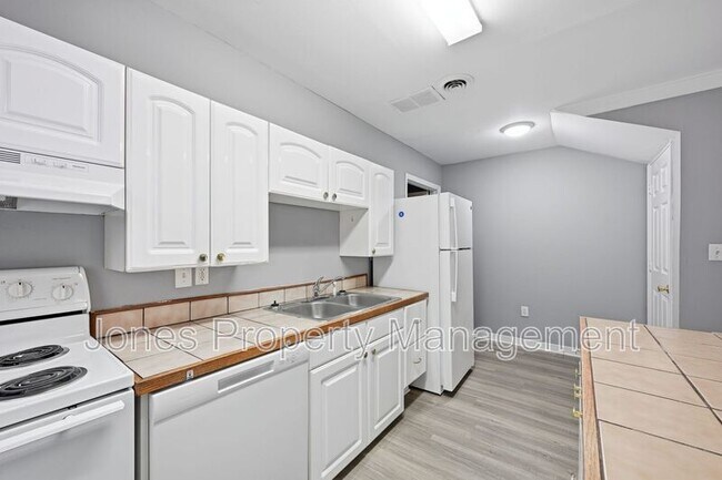 Building Photo - 322 N Key St