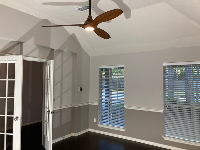 study - 35 Auburn Path Dr