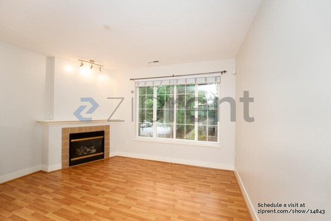 Building Photo - 18211 NE 95th Way