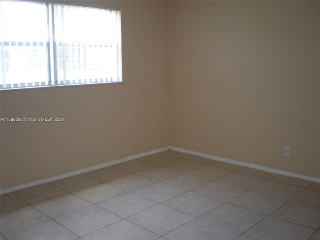 Building Photo - 7920 N Colony Cir