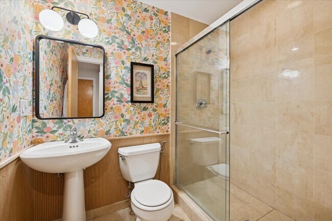 Building Photo - 2455 W Ohio St