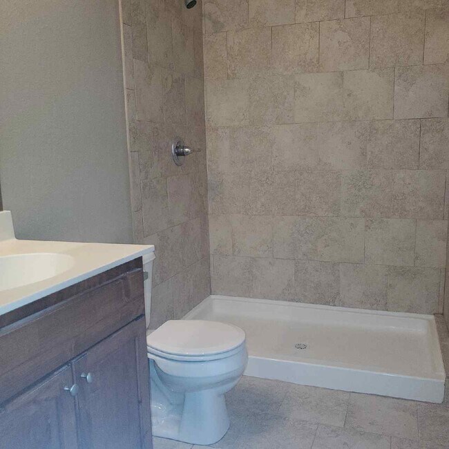 Building Photo - 524 W Gay St