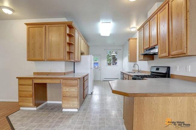 Building Photo - 1105 W 34th Ave