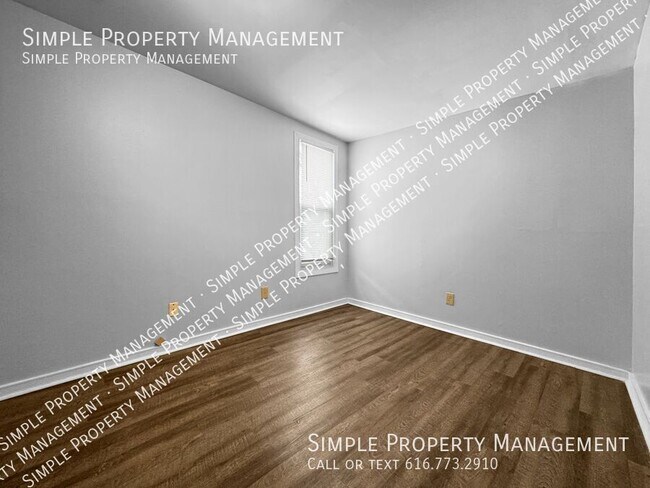 Building Photo - 1008 Baxter St SE