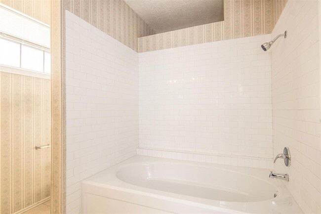 Building Photo - 8888 Benning Dr