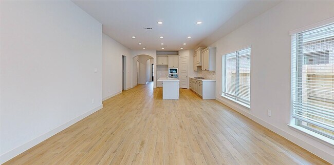 Building Photo - 624 Sand Branch Dr