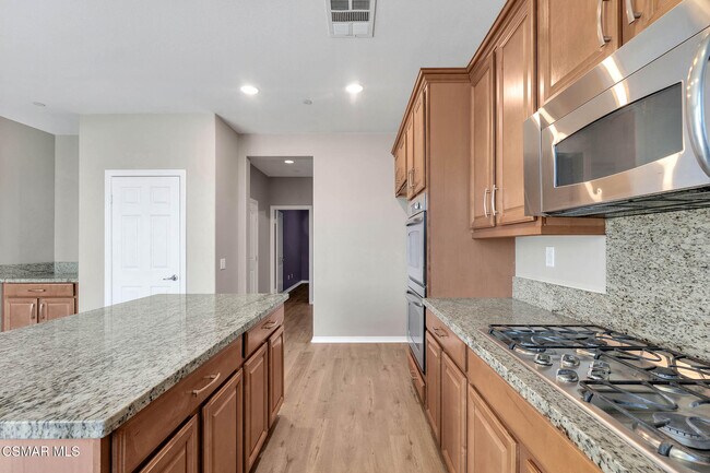 Building Photo - 22632 Dragonfly Ct