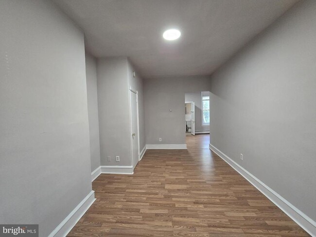 Primary Photo - 5709 Leonard St