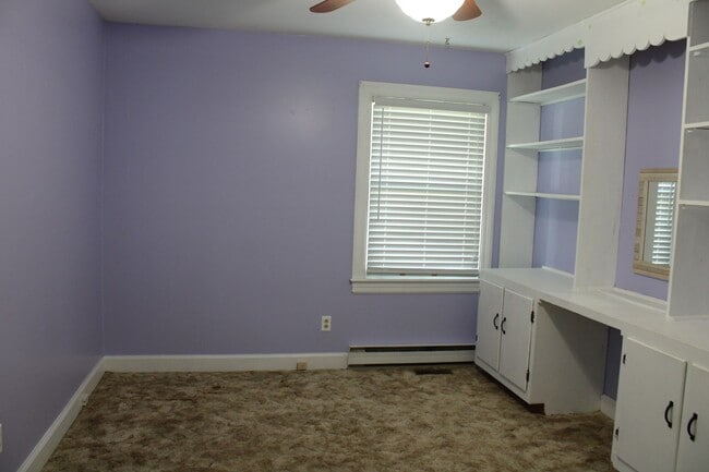 Building Photo - 4723 River Rd