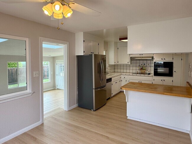 Building Photo - Updated 3 Bedroom 1 Bath West San Jose Gem! Campbell Union Schools!