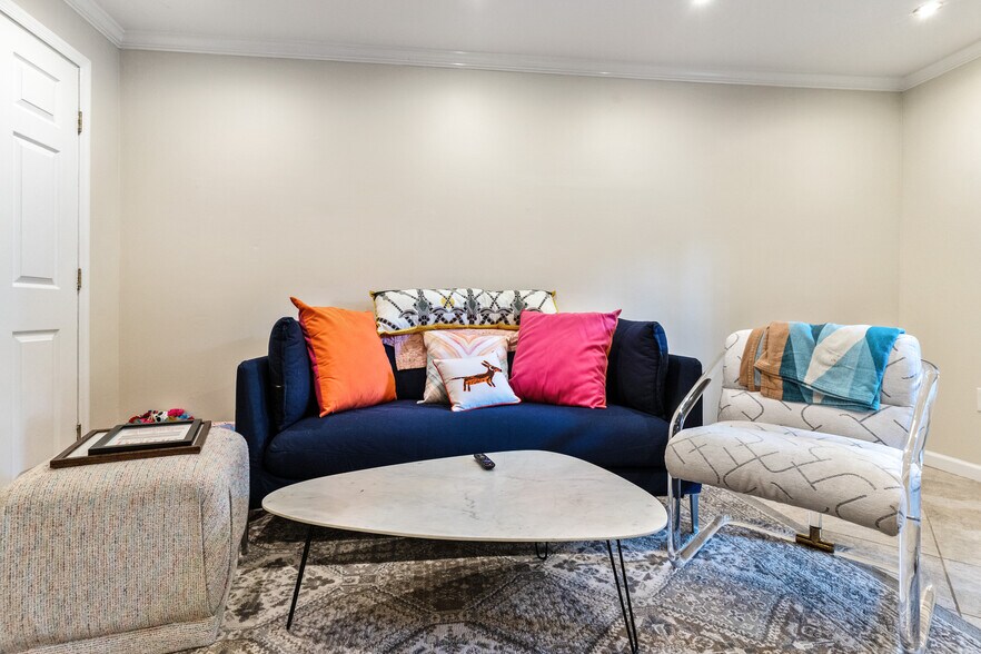 Living room - 1304 Belmont St NW