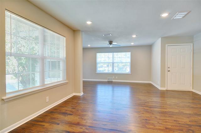 Building Photo - 3700 Jeanette Dr