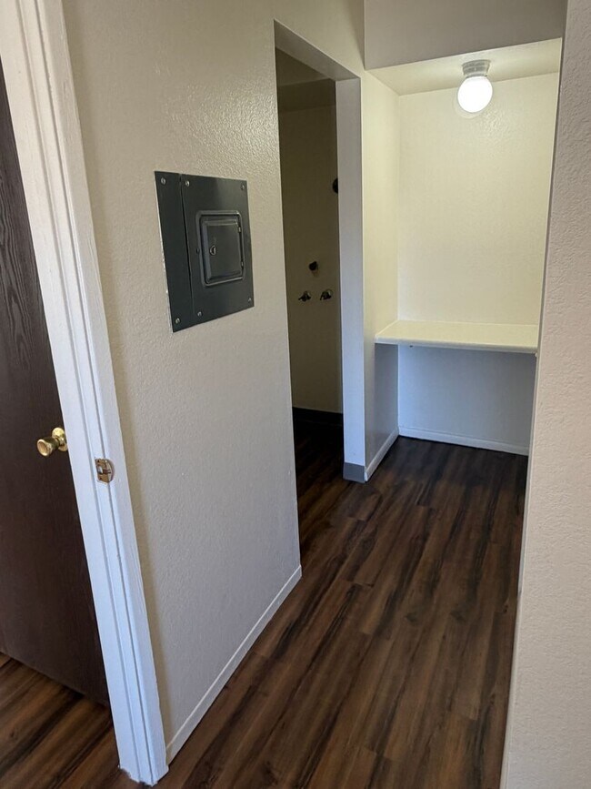 Building Photo - 1200 S Riordan Ranch St