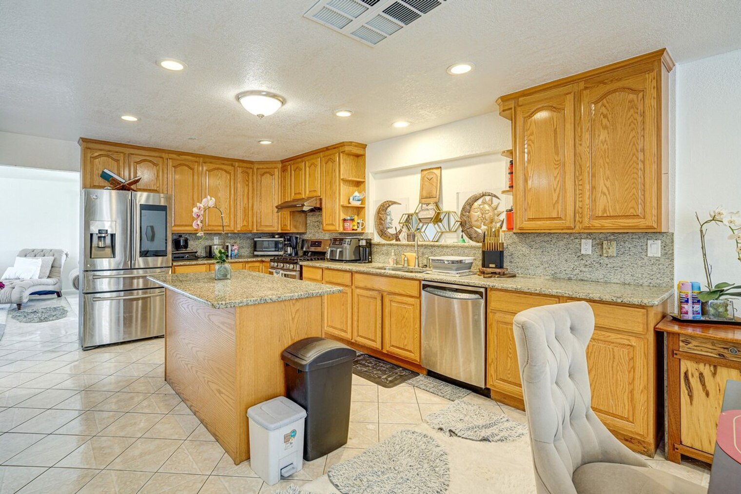 Building Photo - 172 Goldenrod Dr