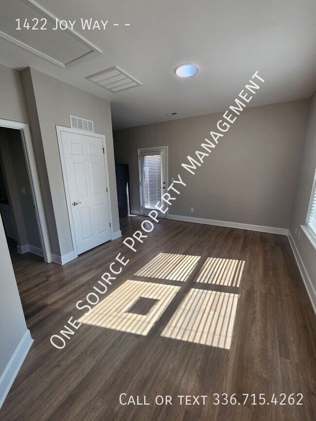 Building Photo - 1422 Joy Wy