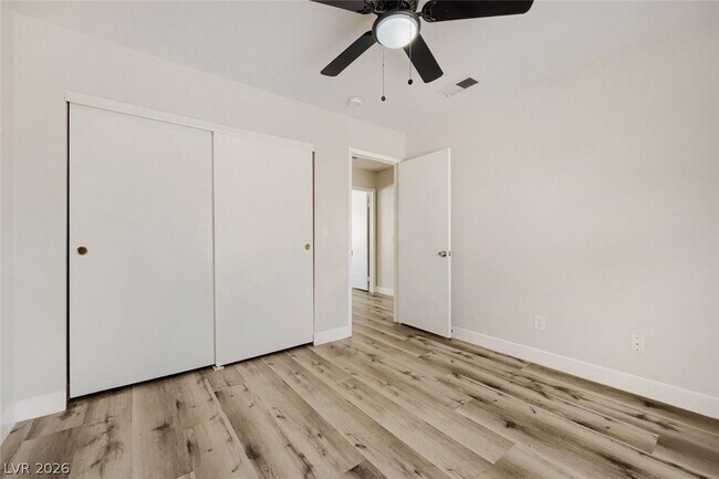 Building Photo - 5115 N Vista Del Rancho Way