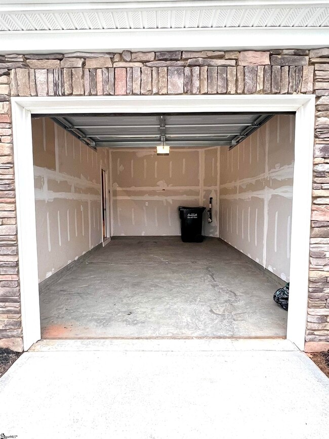 Building Photo - 20 Willomere Wy