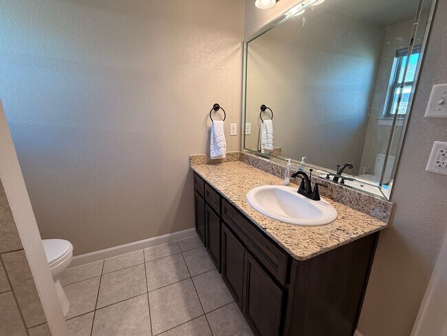 Building Photo - 4-Bedroom House for Rent in Copperas Cove