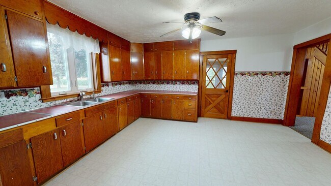 Building Photo - 4 bedroom farm house in Plymouth Shiloh Schools