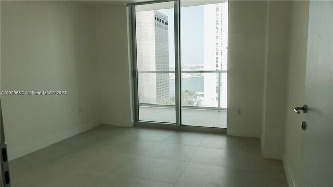 Building Photo - 300 S Biscayne Blvd