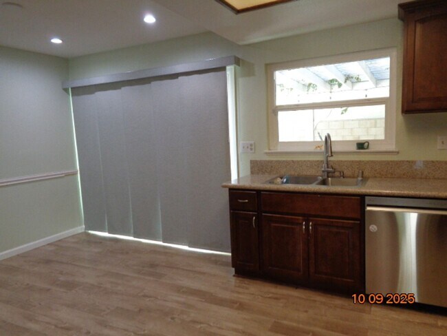 Building Photo - Modernized One Story Harris Home with Ingr...