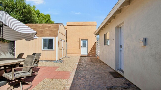 Building Photo - 2929 N 55th Pl