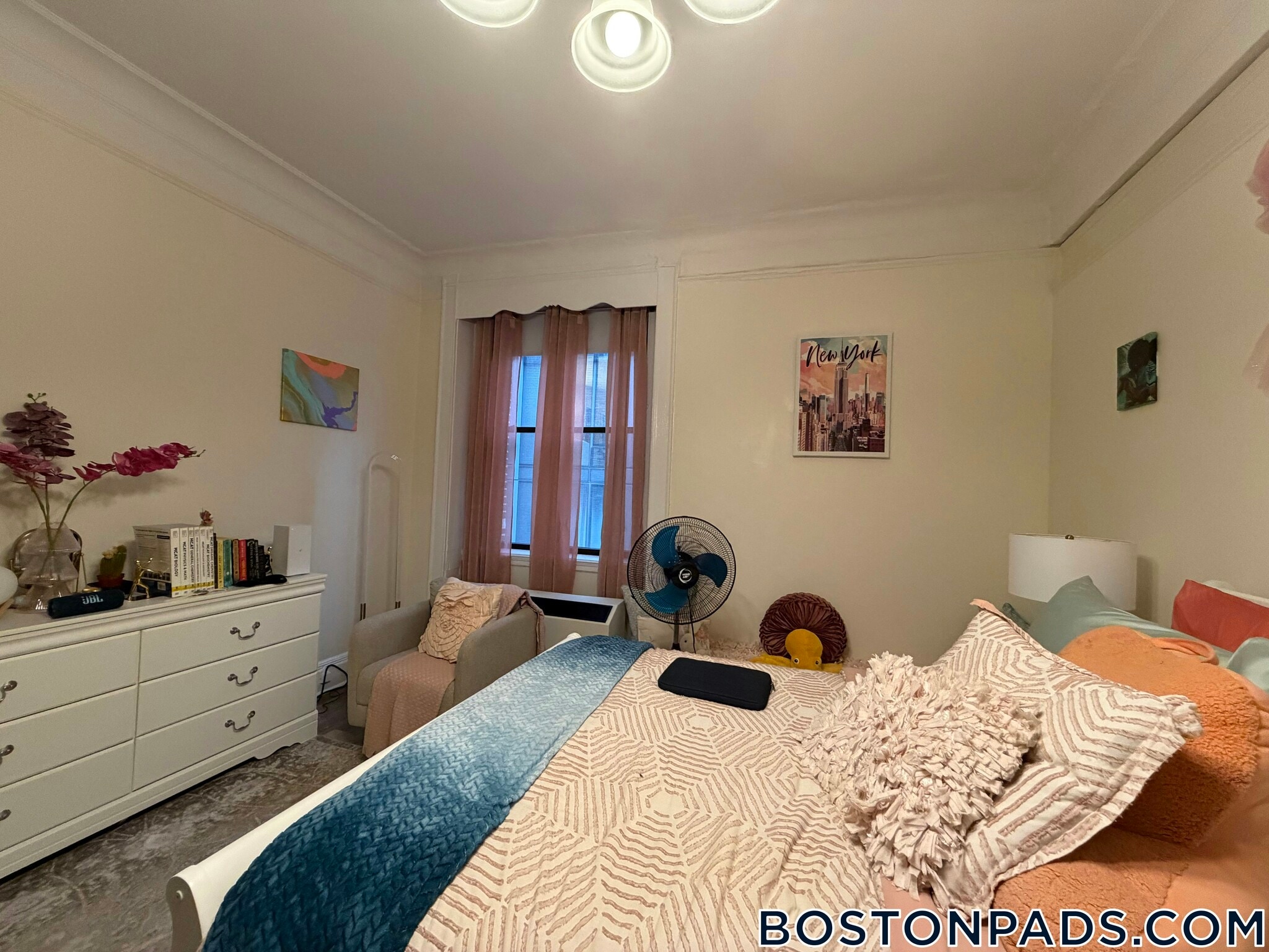 Building Photo - 62 Boylston St