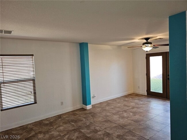 Building Photo - 5064 Whistling Acres Ave