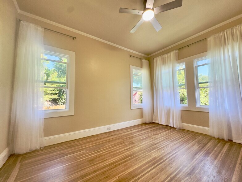 Building Photo - 2615 Maxwell Ave