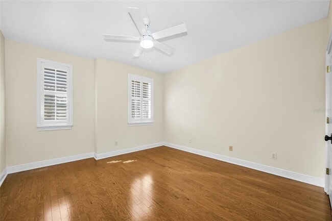 Building Photo - 924 Hemingway Cir