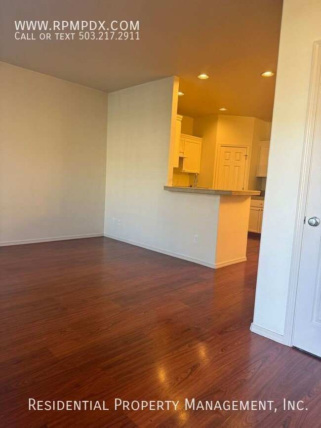 Building Photo - Arbor Reserve Townhome with 2 Spacious Pri...