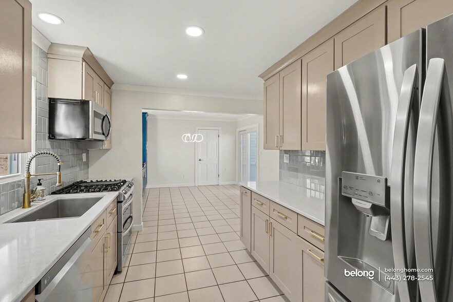 Building Photo - 5909 Berwyn Rd