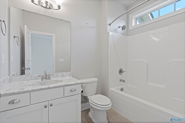 Building Photo - 1032 Cresent Falls