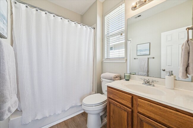 Building Photo - 3319 Leading Point Dr