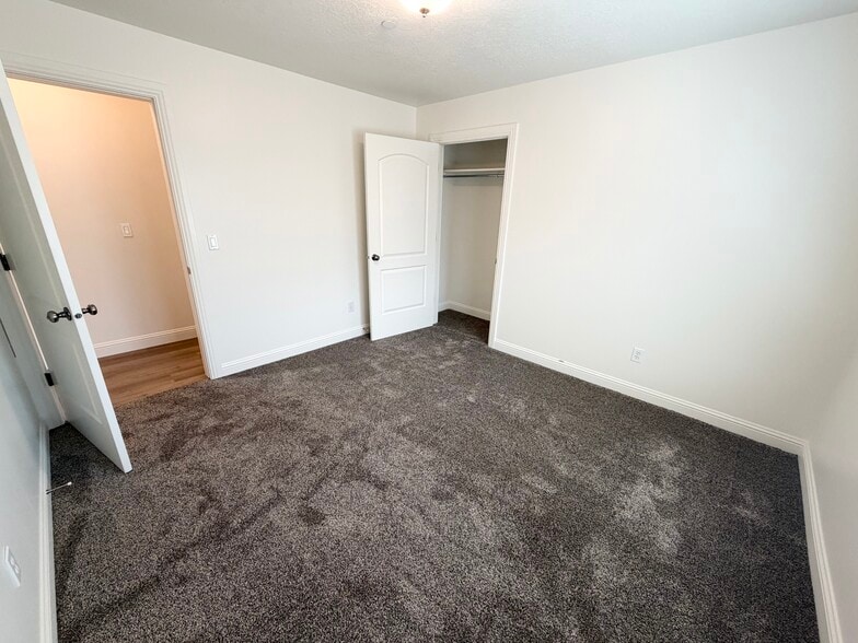 Building Photo - 235 N 1200 W