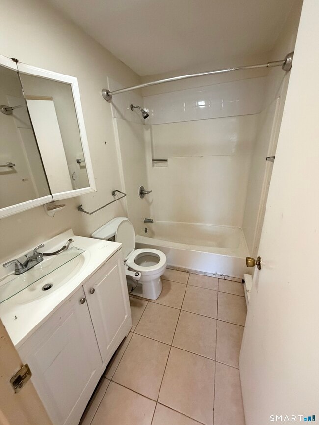 Building Photo - 33 River St