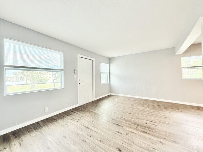 Building Photo - 80 146th Ave