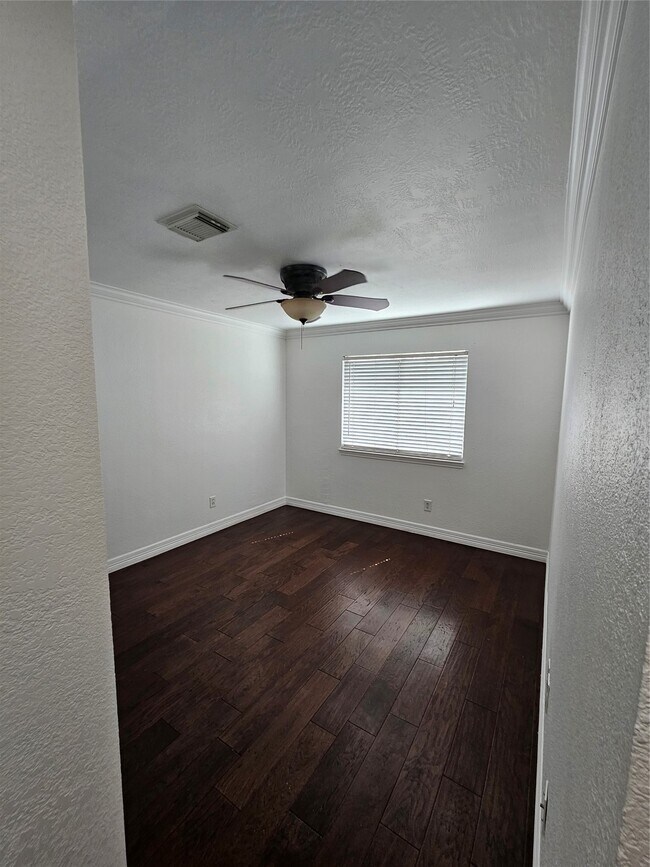 Building Photo - 9207 Dairy View Ln