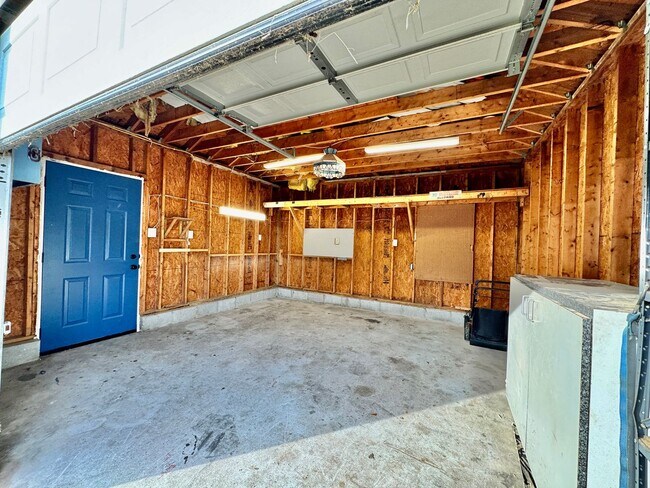 Building Photo - Fully-Updated 1st-Time Rental! Ready NOW! Pet Friendly w/Large, Detached Garage Workshop!